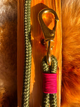 Load image into Gallery viewer, Carabiner Leash