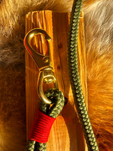 Load image into Gallery viewer, Carabiner Leash