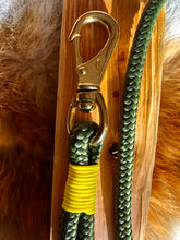 Load image into Gallery viewer, Carabiner Leash